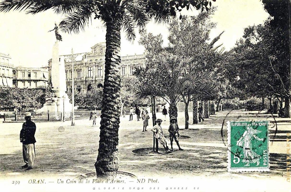 PA i- 03- Place d'armes animee.JPG